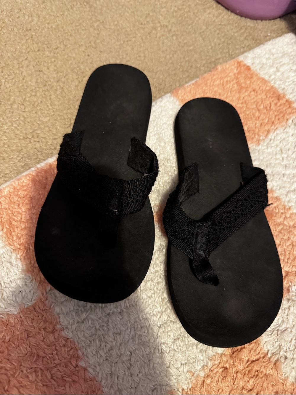 Reef Black Women's Thong Sandals - Textured Strap Flip Flops